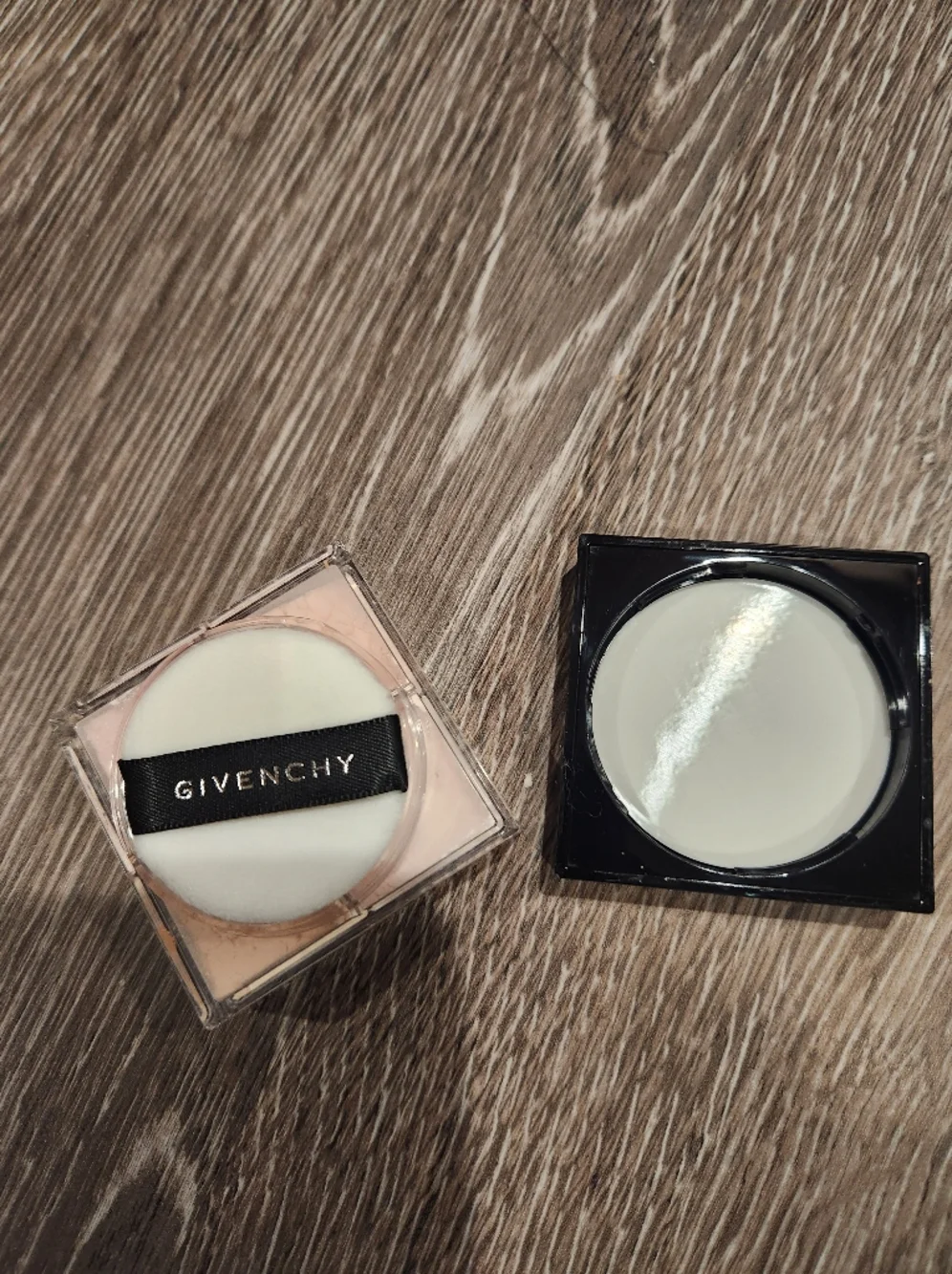 Givenchy Prisme Libre Light-Reflecting Setting Powder OG Formula Shade 3